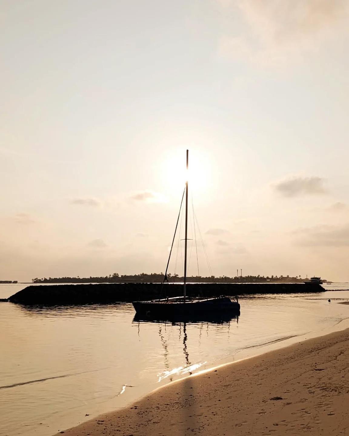 Kudhi Boli Beach House Thulusdhoo ภายนอก รูปภาพ